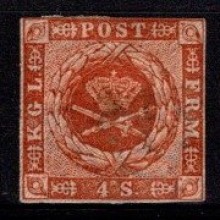 4 sk. brun. Punkteret udfyldning i hjørnerne. Ustemplet.