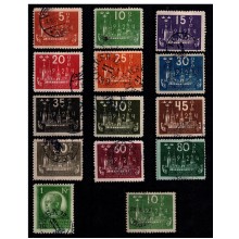 Verdenspostkongres samt 10ø. grøn med vandmærke bølgelinier.