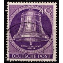 Berlin. Frihedsklokke med knebel i midten.