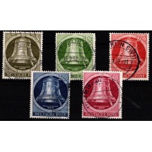 Frihedsklokke II med knebel til højre.