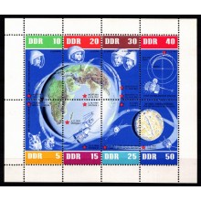 5 års russisk rumflyvning. Miniark. Postfrisk.