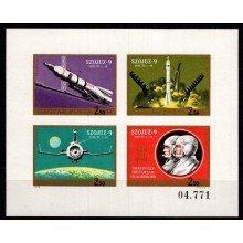 Rumflyvning Sojus 9. Miniark. Utakket. Postfrisk.